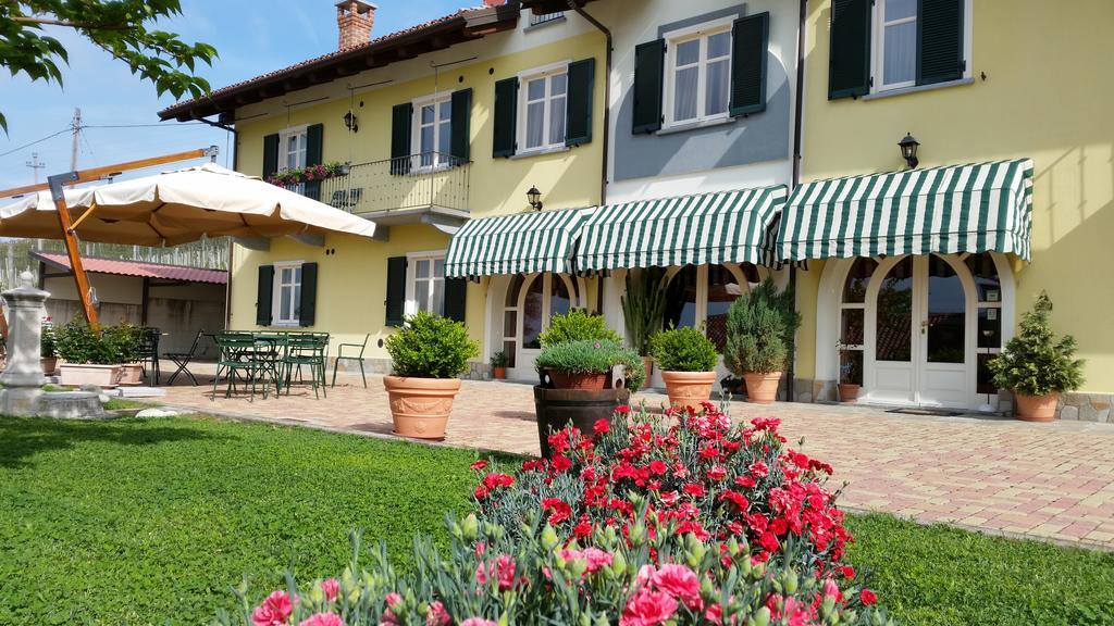 Agriturismo Cascina Rabalot Diano d'Alba Bagian luar foto