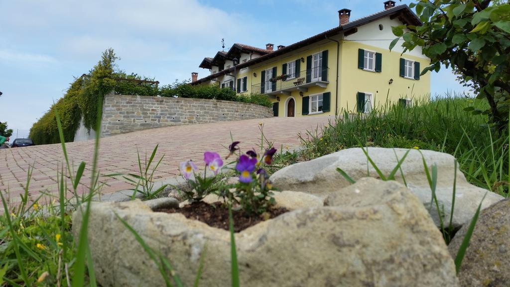 Agriturismo Cascina Rabalot Diano d'Alba Bagian luar foto